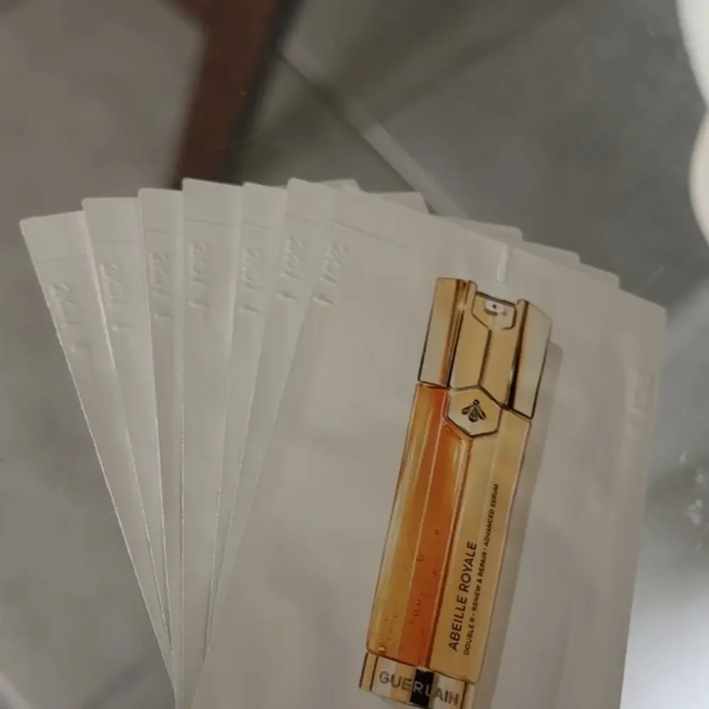 Guerlain Abeille Royale Double R Renew & Repair Advanced Serum 7-Piece Sample Se